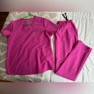 Small figs scrub set